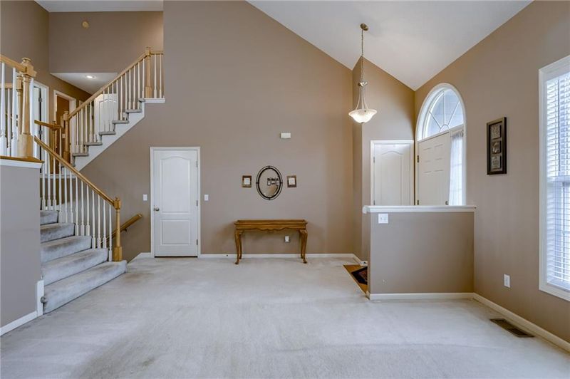 5603 NW 88th St, Kansas City, MO 64154