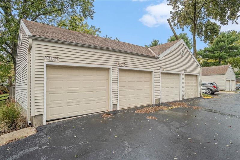 8067 N Stoddard Ave, Kansas City, MO 64152