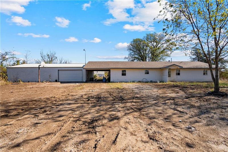 21287 Wichita Rd, Chanute, KS 66720