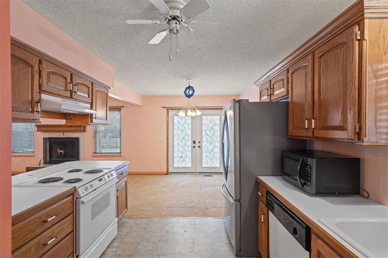 14819 E 48th St, Kansas City, MO 64136