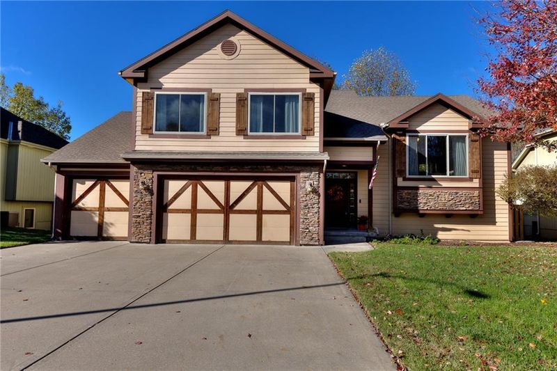 8900 N Saint Clair Ave, Kansas City, MO 64154