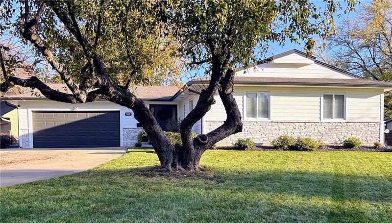 9601 Lowell Ave, Overland Park, KS 66212
