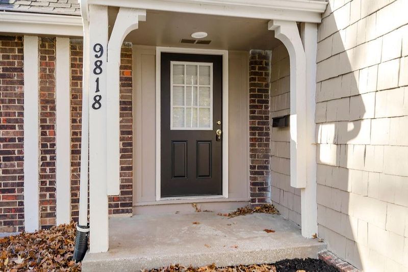 9818 Lydia Ave, Kansas City, MO 64131