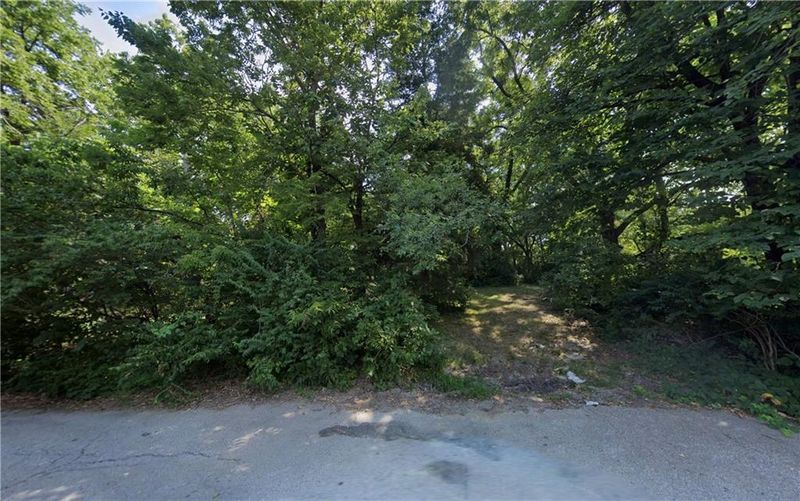 7101 N Flora Ave, Kansas City, MO 64118