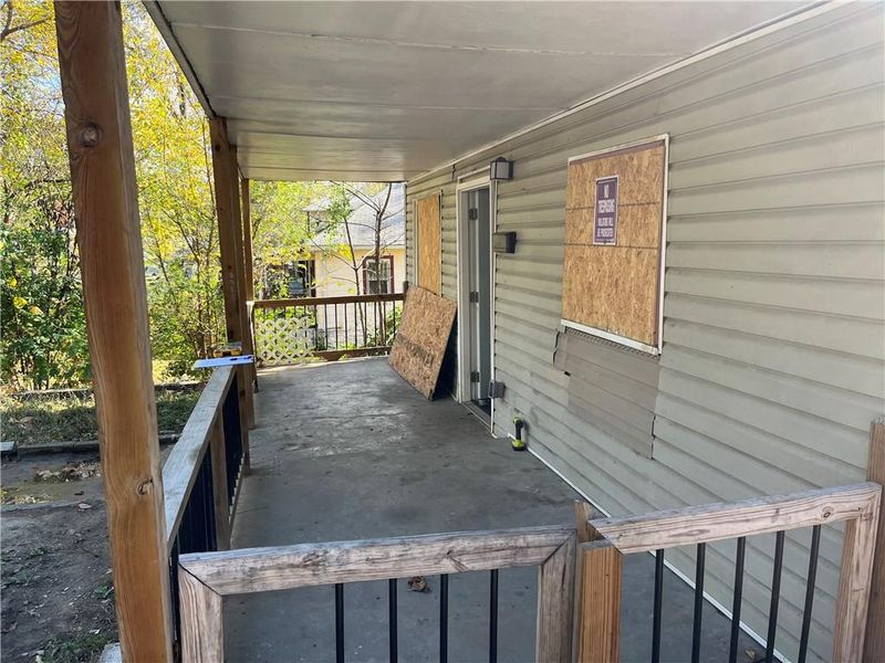 5613 E 29th St, Kansas City, MO 64128
