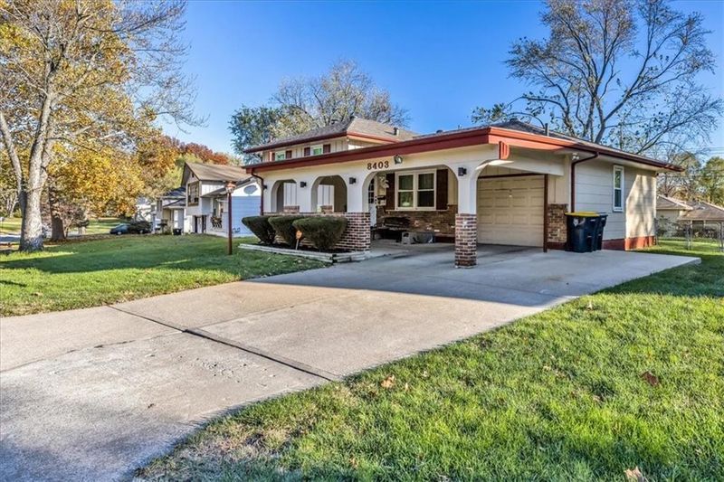 8403 E 92nd Ter, Kansas City, MO 64138