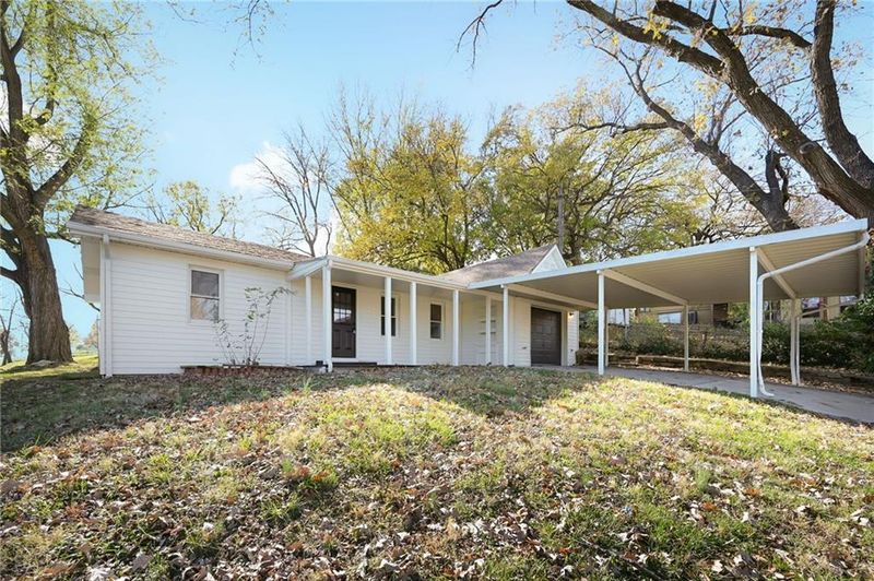3946 Prather Rd, Kansas City, MO 64116