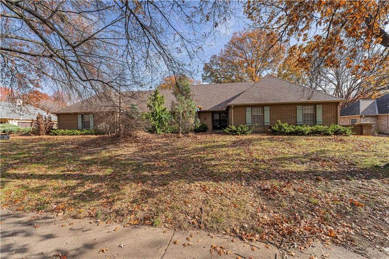 11501 Wornall Rd, Kansas City, MO 64114