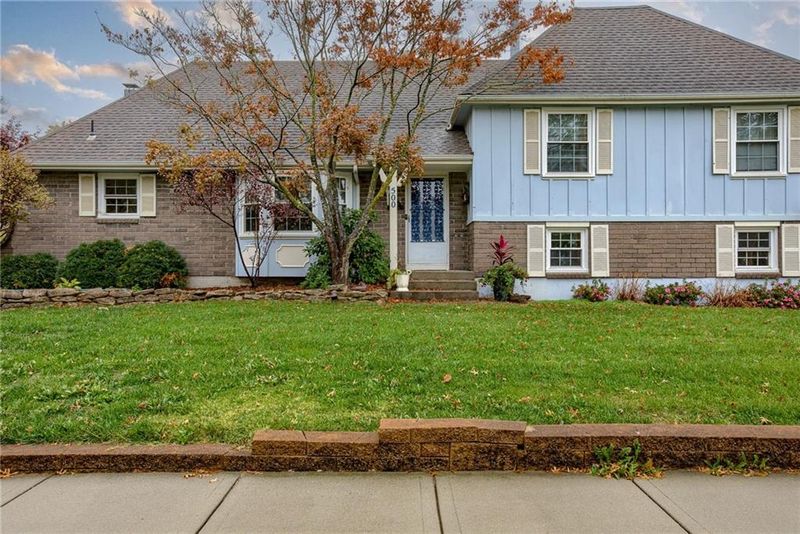500 S Aspen Dr, Raymore, MO 64083
