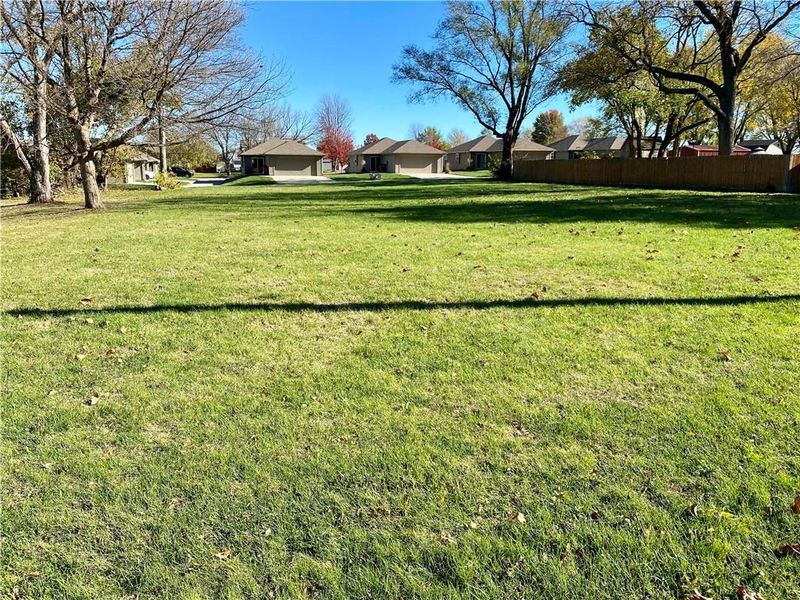 Aspen Dr, Raymore, MO 64083