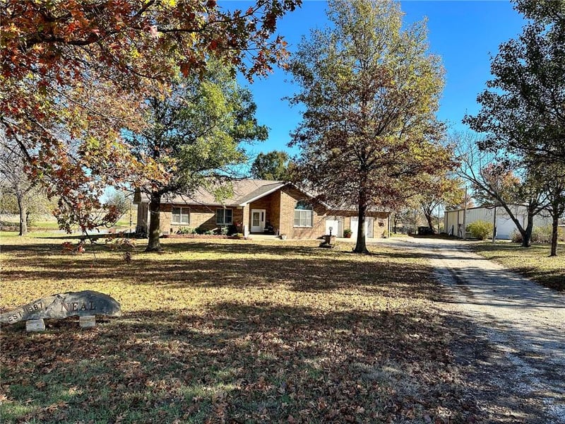 19500 Meade Rd, Erie, KS 66733