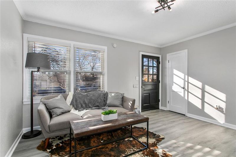 906 E 78th Ter, Kansas City, MO 64131