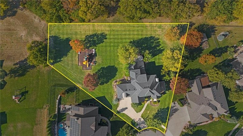 5114 Meadowlark Dr, Shawnee, KS 66226