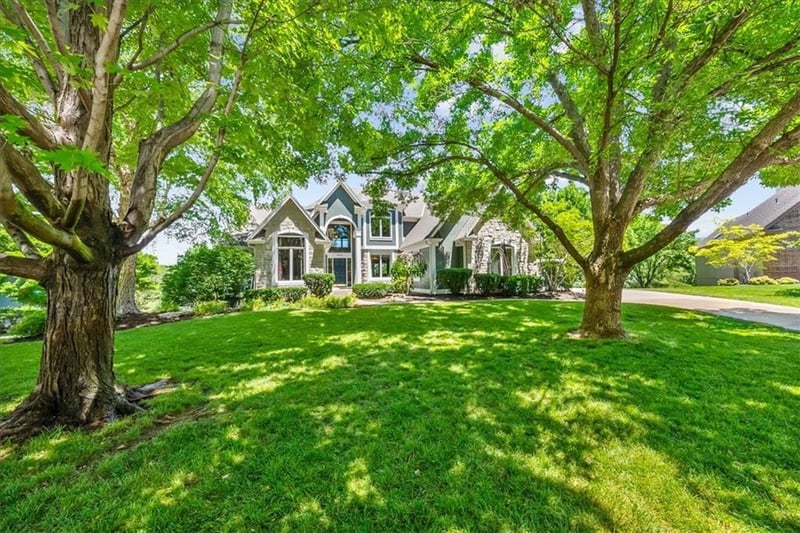 5604 W 127th Ter, Overland Park, KS 66209