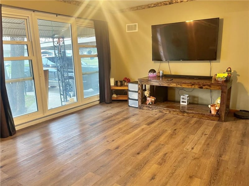 316 N Webster St, Erie, KS 66733