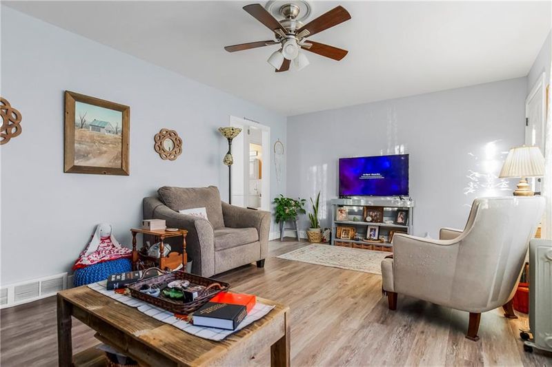 12404 E 53rd Ter, Kansas City, MO 64133