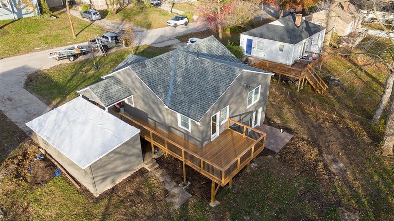 911 E 84th St, Kansas City, MO 64131