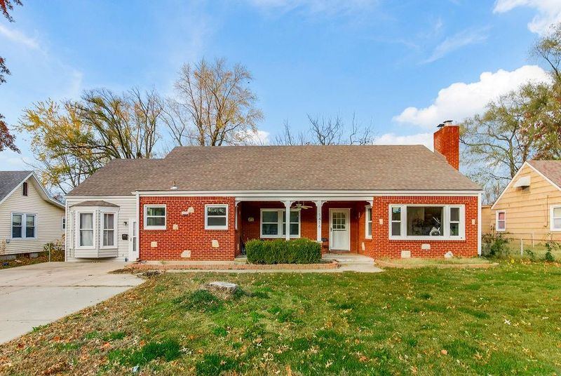 1416 W 27th St, Independence, MO 64052