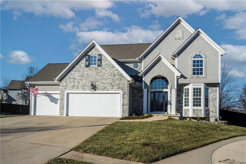 16054 W 160th Ter, Olathe, KS 66062