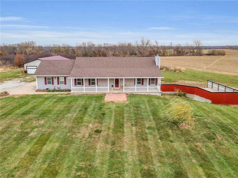 6102 SE State Route C Hw, Cameron, MO 64429