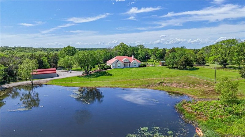 30815 Lone Star Rd, Sedalia, MO 65301