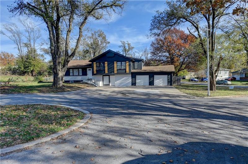 5810 E 95th Ter, Kansas City, MO 64134