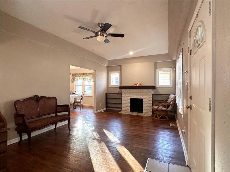4237 E 62nd St, Kansas City, MO 64130