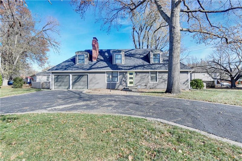 10417 Maple Dr, Overland Park, KS 66207