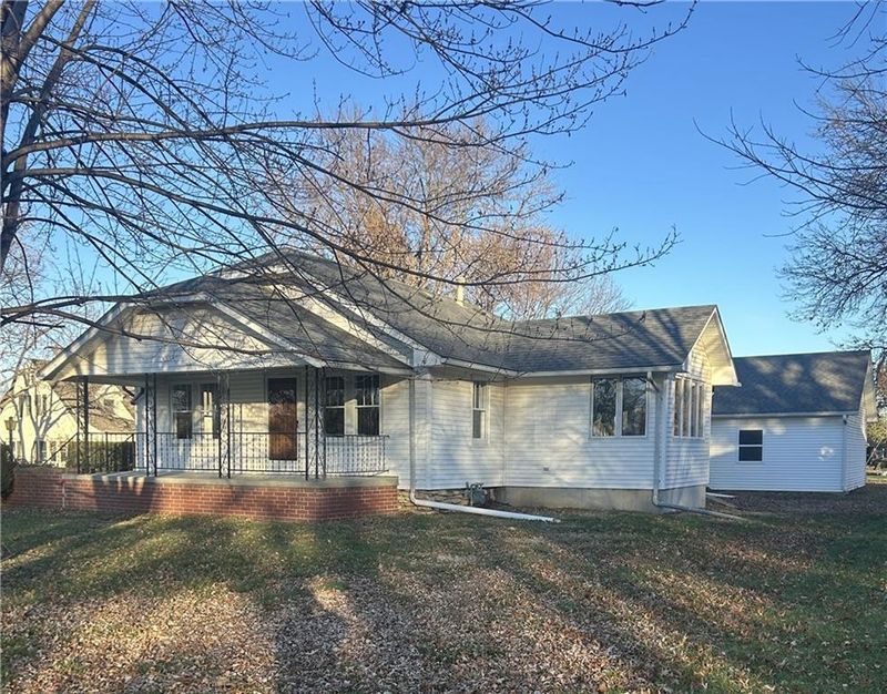 1135 S Willow St, Ottawa, KS 66067