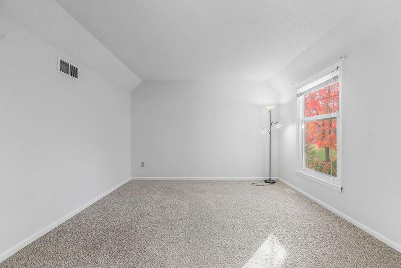 28077 W 85th Ter, De Soto, KS 66018