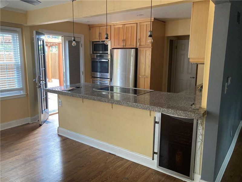 408 E 63rd Ter, Kansas City, MO 64110