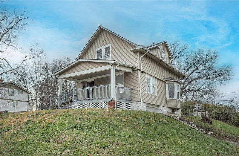 5500 Jackson Ave, Kansas City, MO 64130