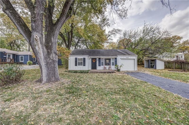 8318 Douglas Ave, Kansas City, MO 64114