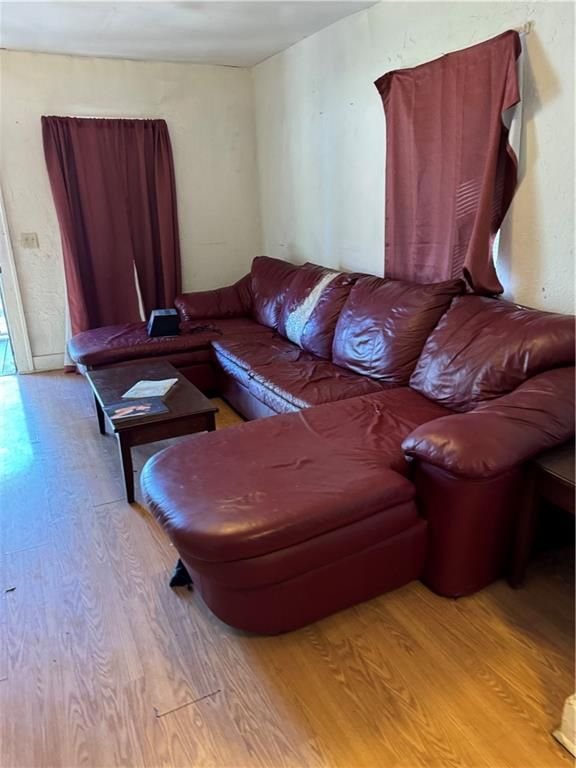 20 W 77th Ter, Kansas City, MO 64114