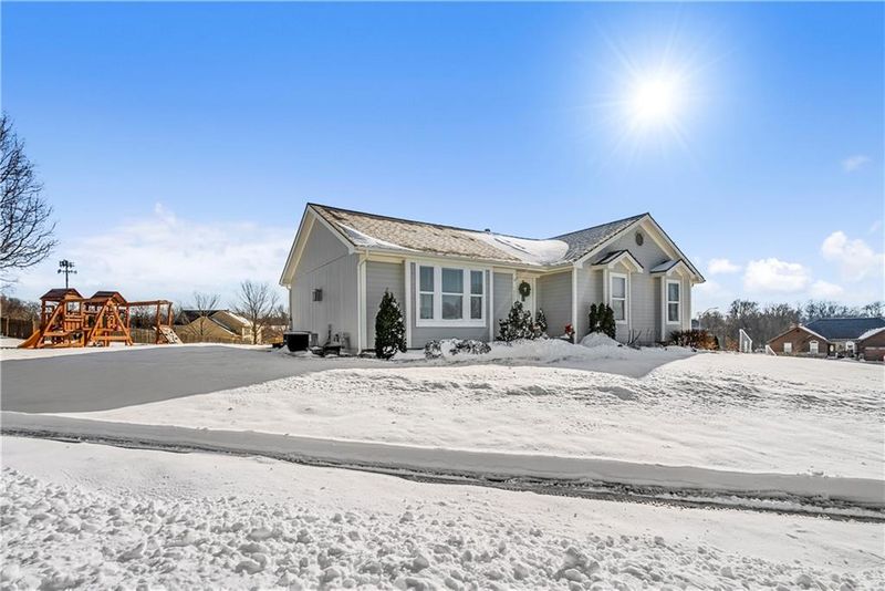 1808 Holt Ct, Liberty, MO 64068