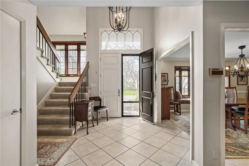 4106 W 102 St, Overland Park, KS 66207