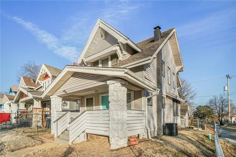 3745 College Ave, Kansas City, MO 64128