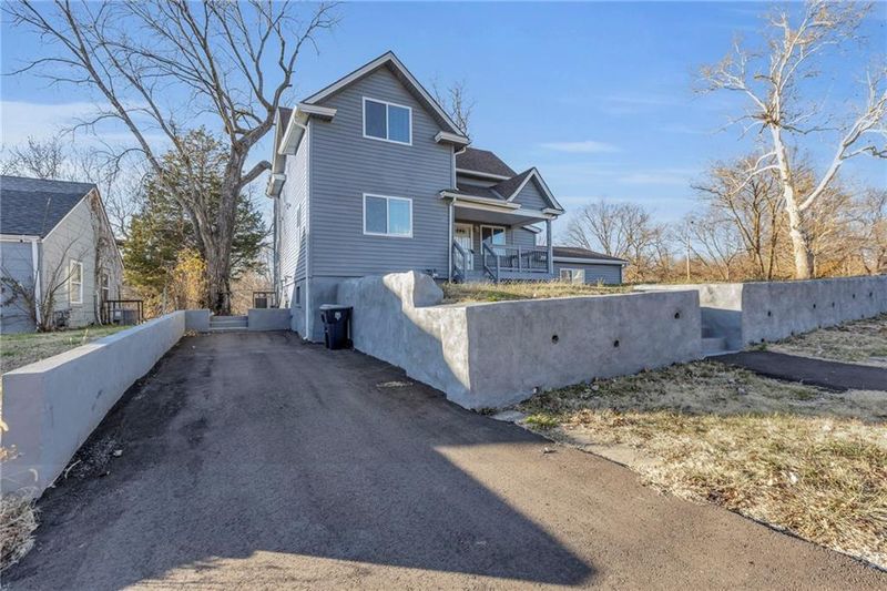 6804 Monroe Ave, Kansas City, MO 64132