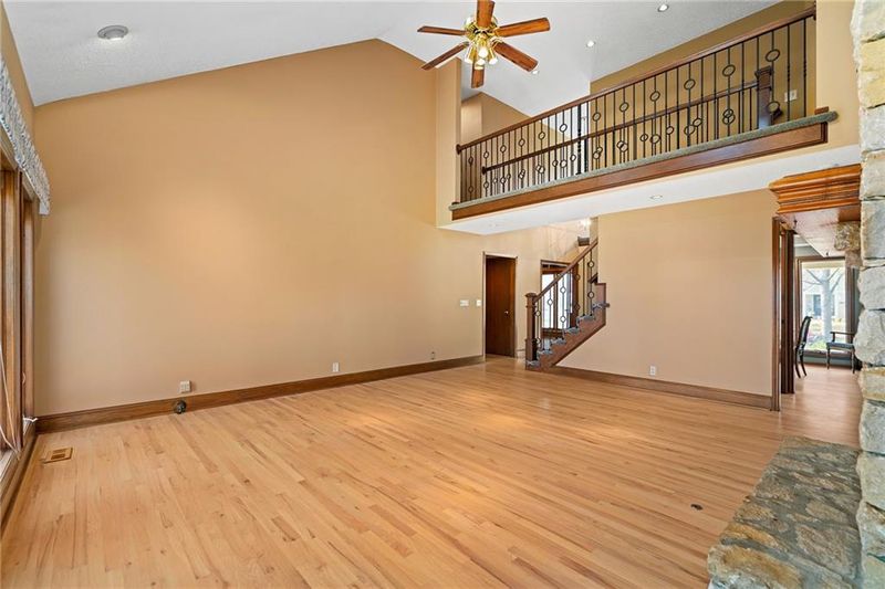 12443 Lamar Ave, Overland Park, KS 66209