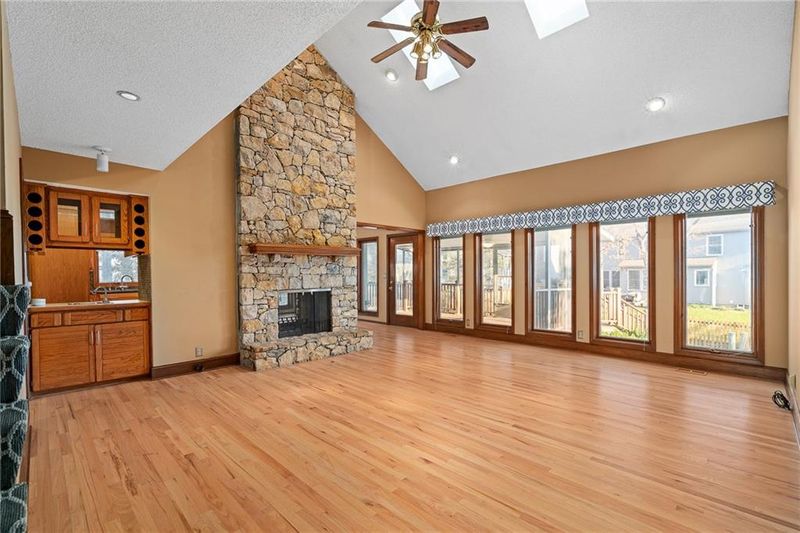 12443 Lamar Ave, Overland Park, KS 66209