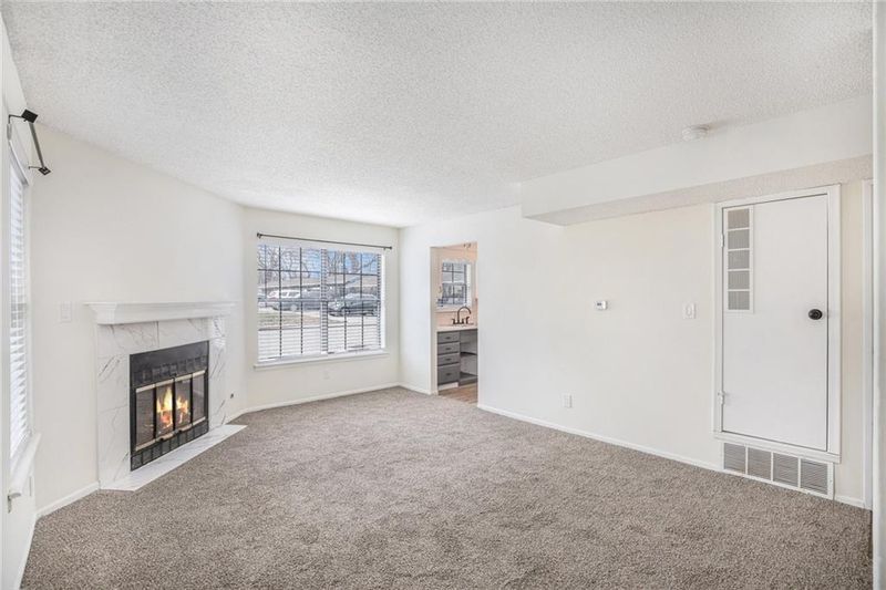 8151 Holmes Rd #201, Kansas City, MO 64131