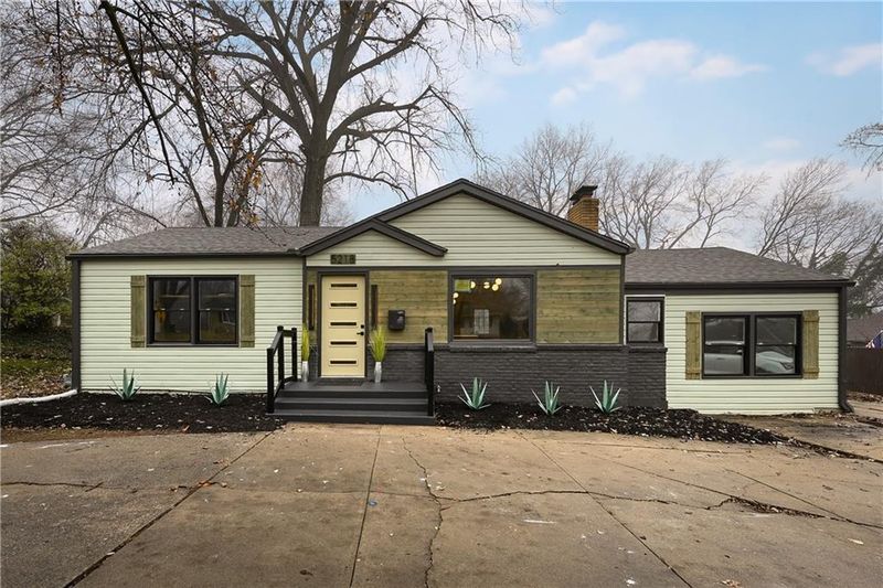 5218 Lamar Ave, Mission, KS 66202