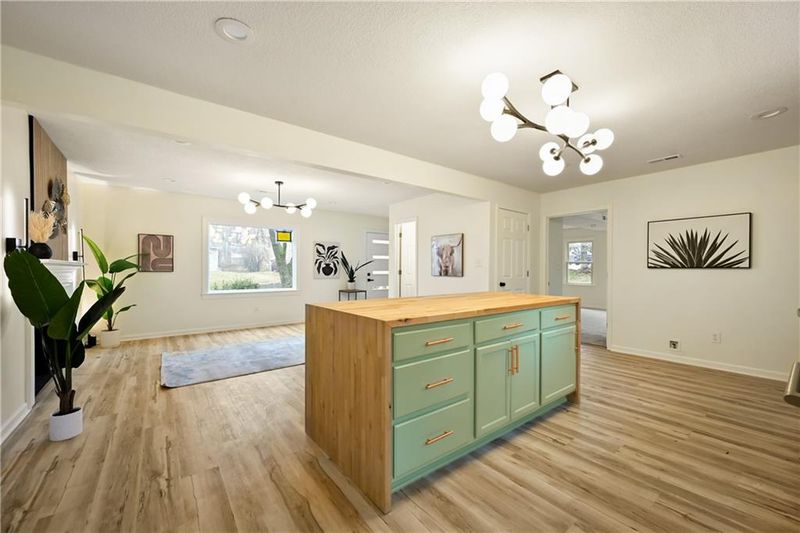 5218 Lamar Ave, Mission, KS 66202