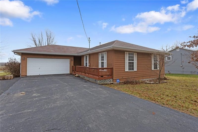 307 Valley St, Lathrop, MO 64465