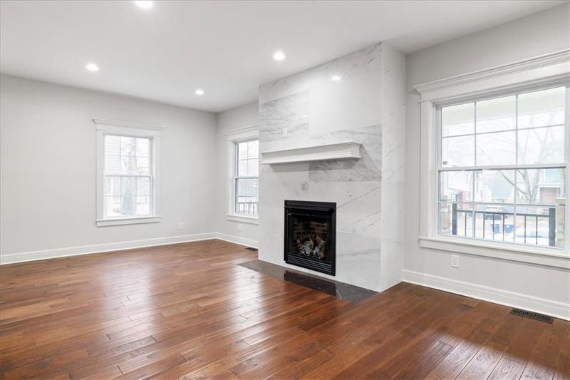 4409 Campbell St, Kansas City, MO 64110