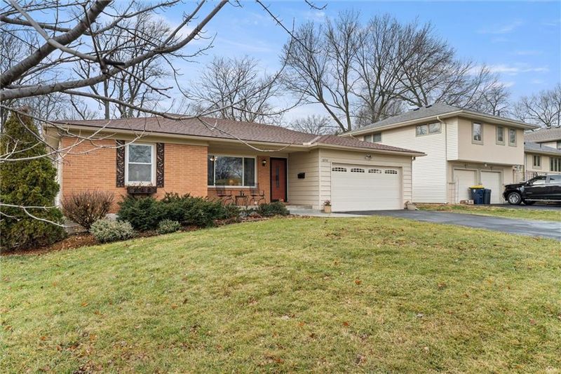8310 Cherry St, Kansas City, MO 64131