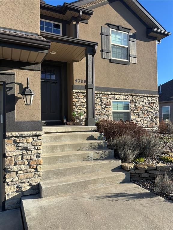4306 Windward Dr, St Joseph, MO 64505