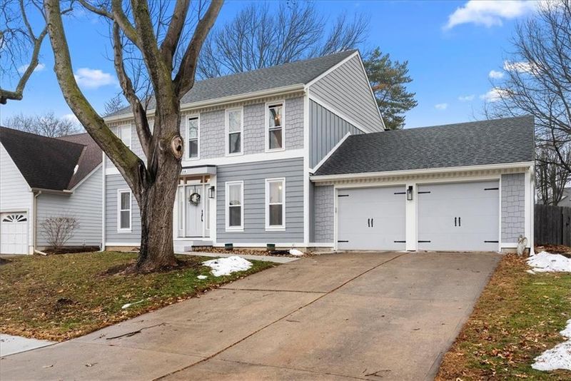 9214 W 116th Ter, Overland Park, KS 66210