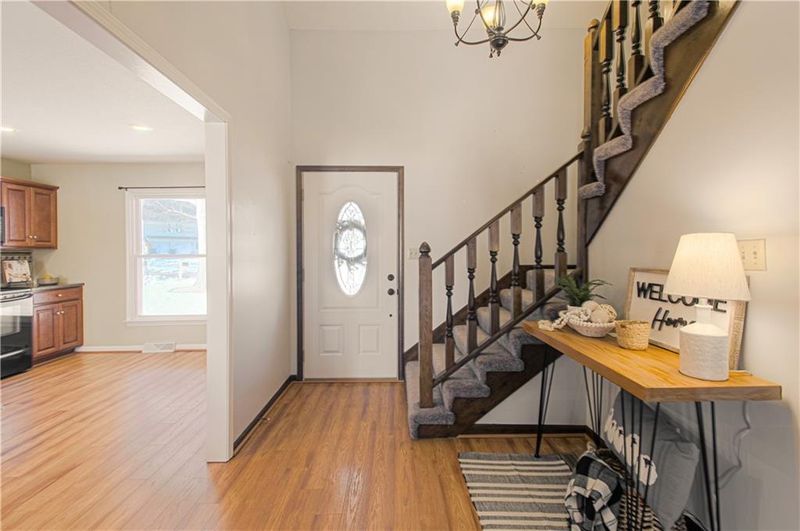 9723 Betsy Ross Ct, Liberty, MO 64068