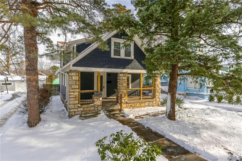 5909 Holmes St, Kansas City, MO 64110
